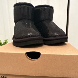 UGG Toddler size 9 Classic Mini Mirror Ball Black